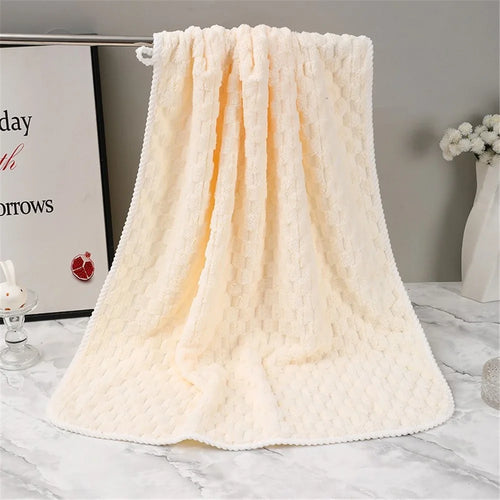 YJ-002 Ultra Soft Bath Towel 70x140cm Highly Water Absorbent Coral Fleece Towel Body Cover - Beige - 1