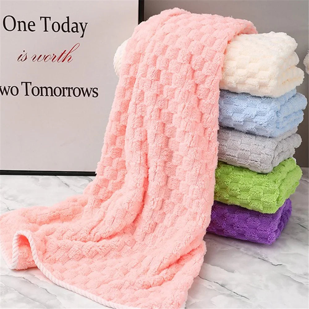 YJ-002 Ultra Soft Bath Towel 70x140cm Highly Water Absorbent Coral Fleece Towel Body Cover - Beige - 3
