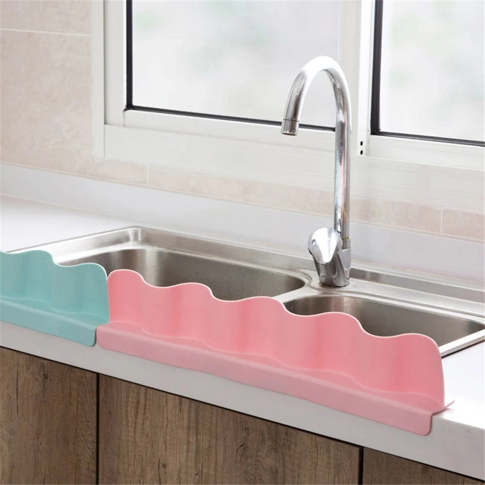 Water Splash Guard Baffle Board Sucker Wash Basin Sink Board Kitchen Gadget - Pink - 2