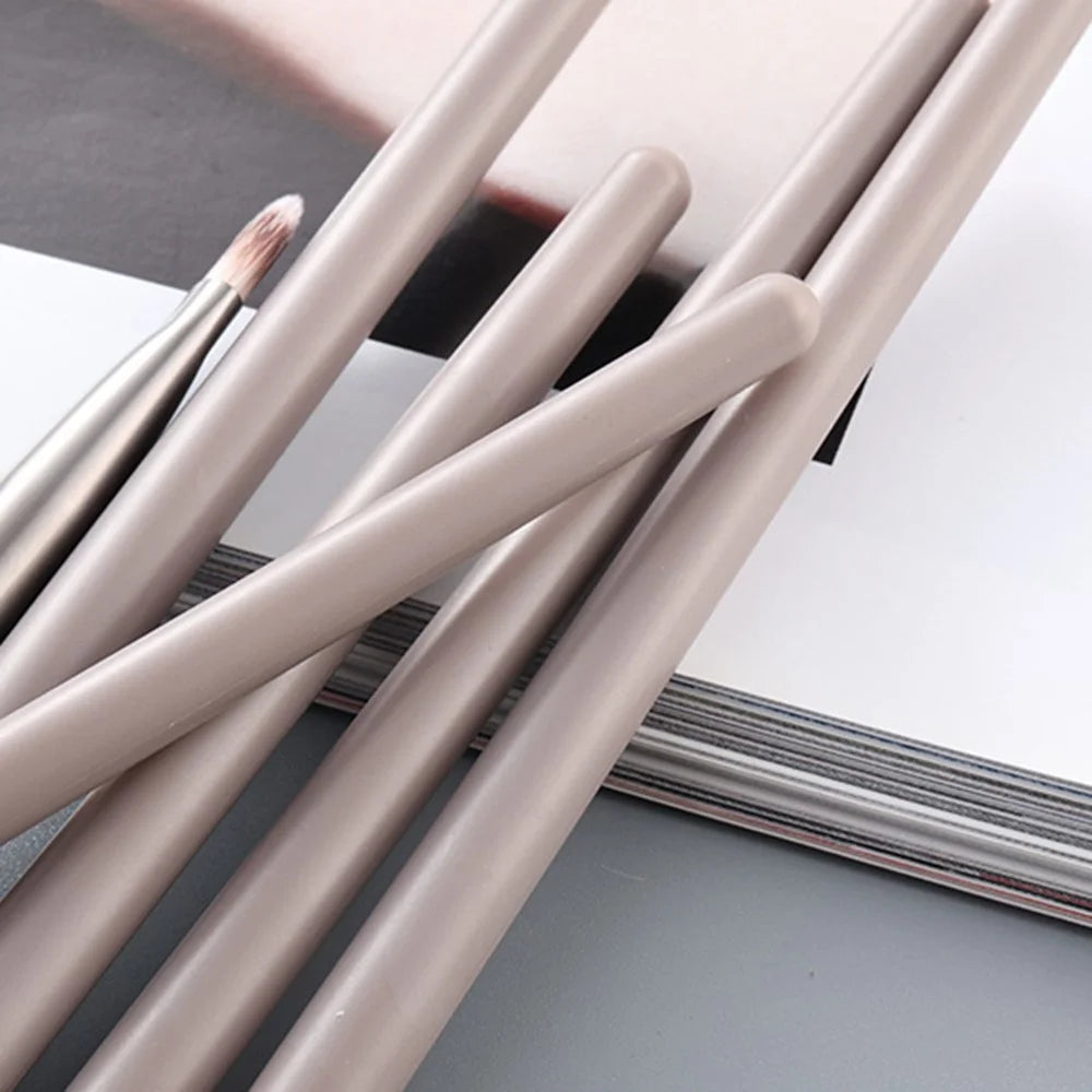 6Pcs / Set Eyeshadow Brush Set Soft Fiber Eye Makeup Brushes with Bag for Eyebrow, Eyeliner, Concealer Blending - Khaki - 3