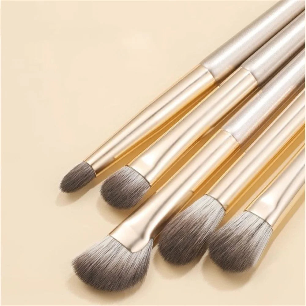 8Pcs / Set Eyeshadow Brush Set Soft Fiber Eye Makeup Brushes with Storage Bag - 6