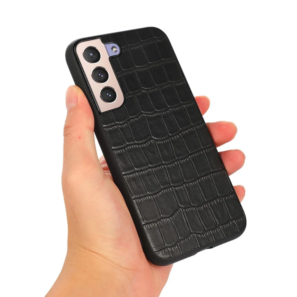 Crocodile Texture Genuine Leather Coating Phone Case PC + TPU Protective Cover for Samsung Galaxy S22 5G - Black - 2
