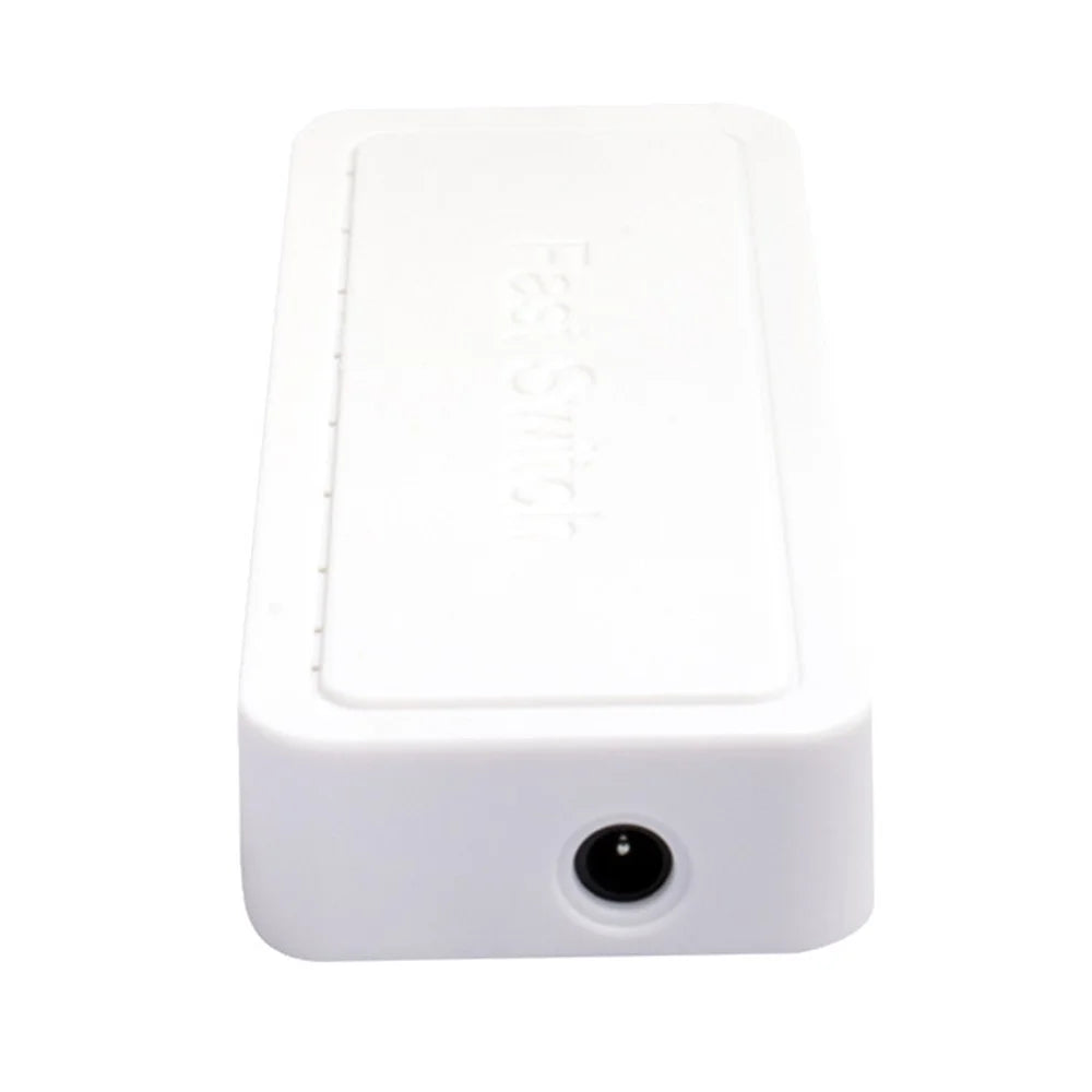 TXE059 Mini Size 8 Ports 10M / 100M Fast Ethernet Switch Smart Network Desktop Switch Power Adapter LAN Hub - US Plug - 5