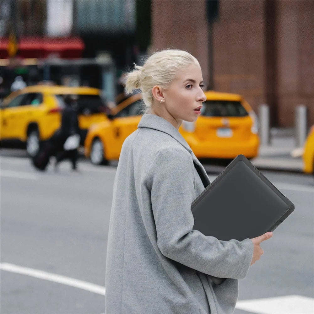 Sailor Series Laptop Case for MacBook Pro 13 inch (2016) A1706 A1708 / (2018) A1989 / (2019) A2159 / (2020) A2251 A2338 (M1 / M2) PC+TPU Shockproof Cover - Transparent Black - 6