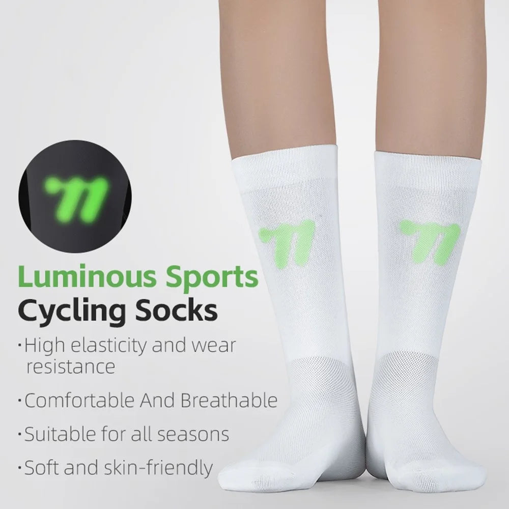 WEST BIKING YP0216057 1 Pair Sports Running Cycling Socks Reflective Breathable Socks - White - 2