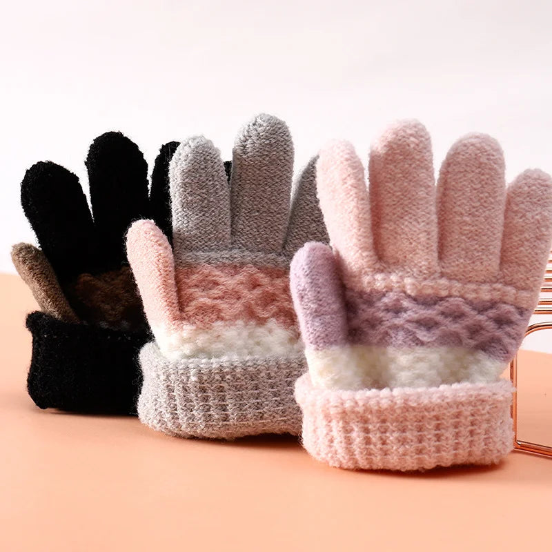 1 Pair Knitted Gloves for 3-6 Years Kids Striped Full Fingers Knitted Warm Gloves Winter Mittens - Black/One Size - 4
