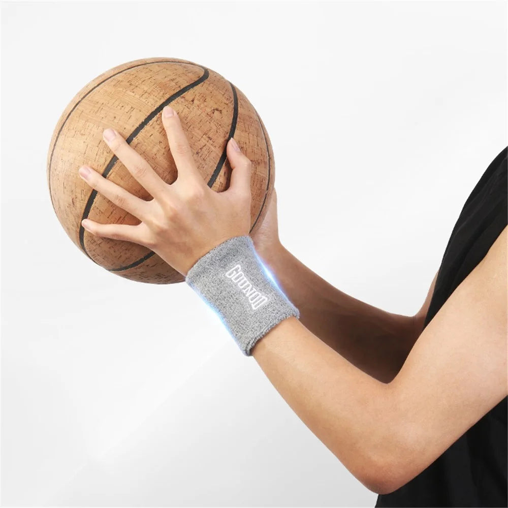 GOUNOD 1Pc Fitness Wrist Sweatband Breathable Absorbent Wristband Compression Support for Basketball / Running / Yoga - Grey - 2