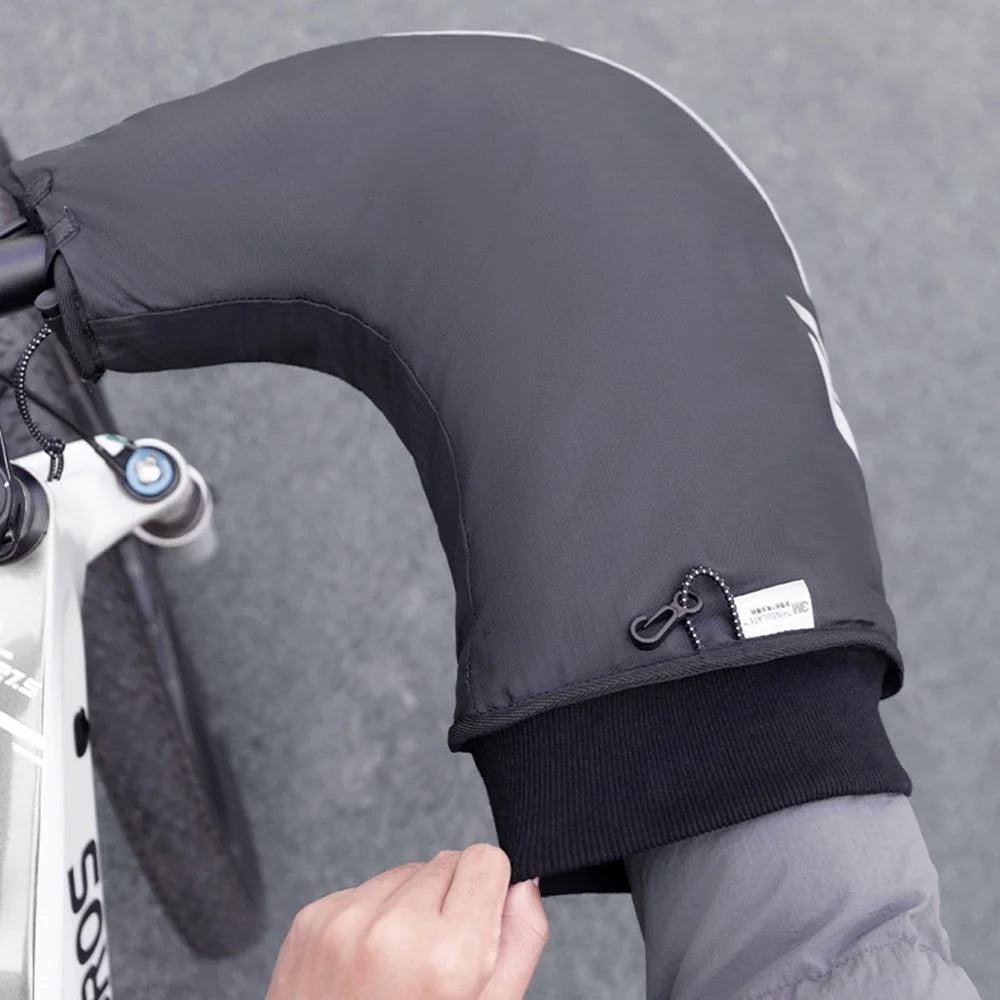 ROCKBROS D39-1 1Pair Bicycle Handlebar Gloves Winter Cycling Windproof Warm Mittens Hand Cover for E-Bike - 4
