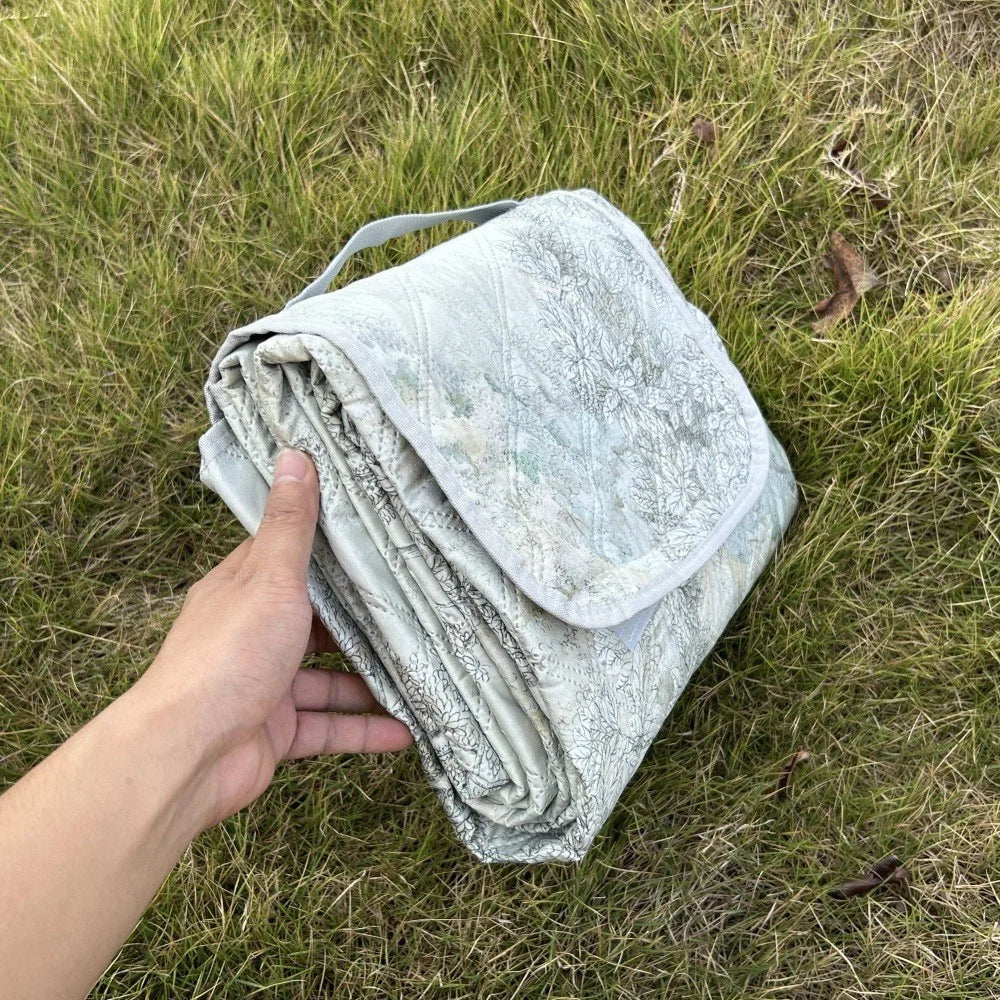 200x150cm Moisture Proof Large Picnic Blanket Foldable Outdoor Mat for 1-6 People - 4