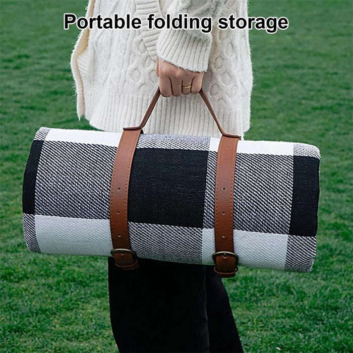 1409 150x200cm Portable Outdoor Moisture-proof Picnic Mat Camping Hiking Lawn Mat Carpet - Black / Grey / White Grid - 4