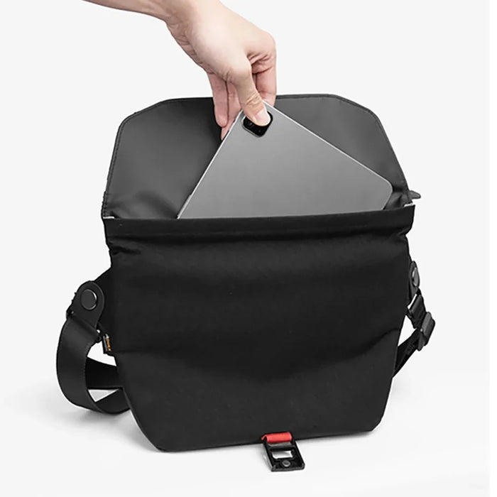 WIWU Warriors Messenger Bag for iPad Pro 10.9-inch 1000D Nylon Crossbody Bag - 4