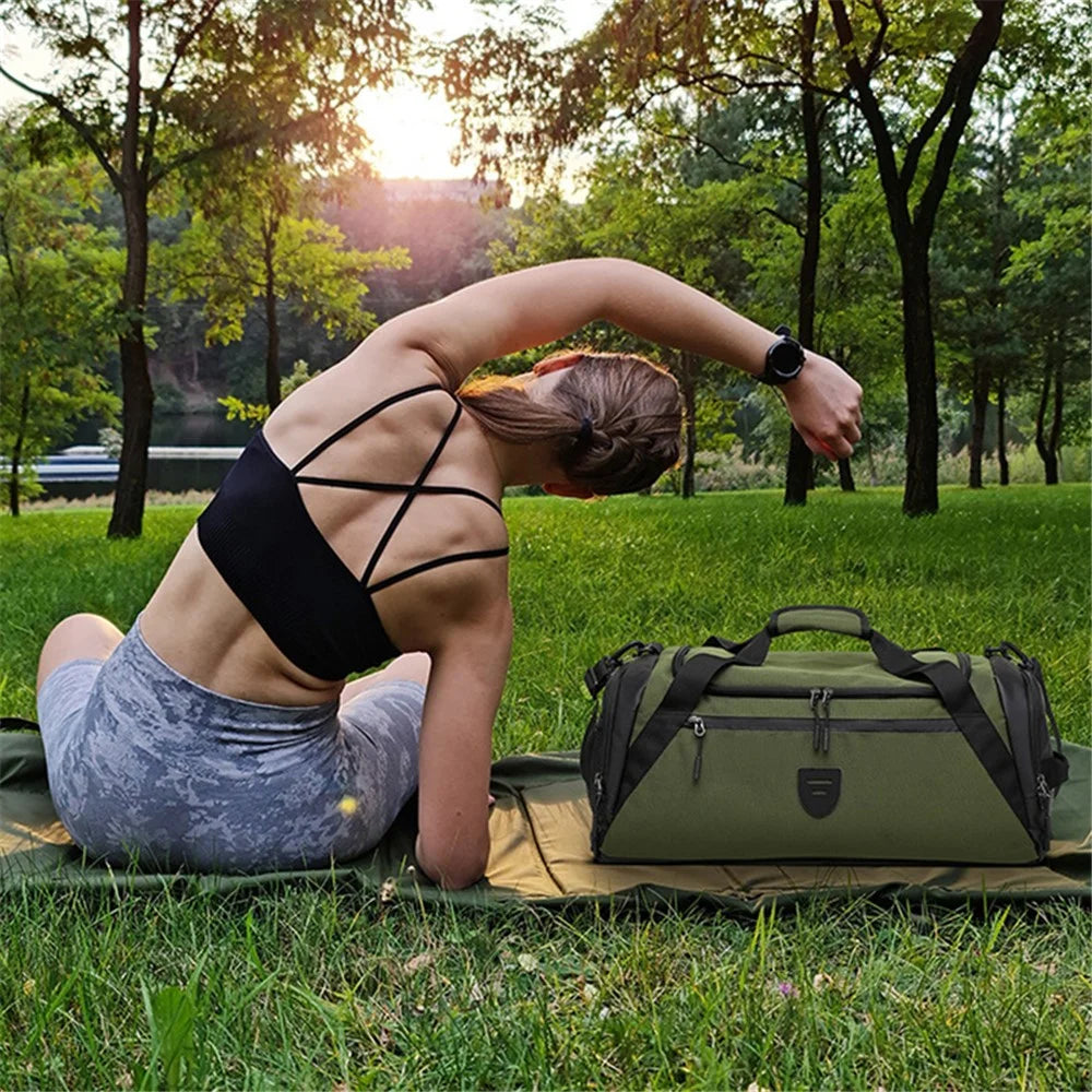CF2902 Polyester Sports Gym Bag Large Capacity Travel Luggage Duffel Bag with Shoes Compartment - Khaki - 4