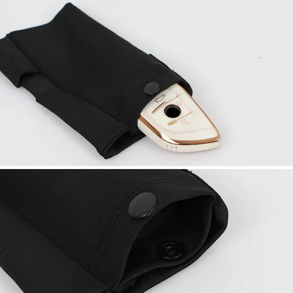 Outdoor Sports Phone Holder Glove Pouch Card Keys Storage Bag with Thumb Hole - Black S / Left Hand - 7