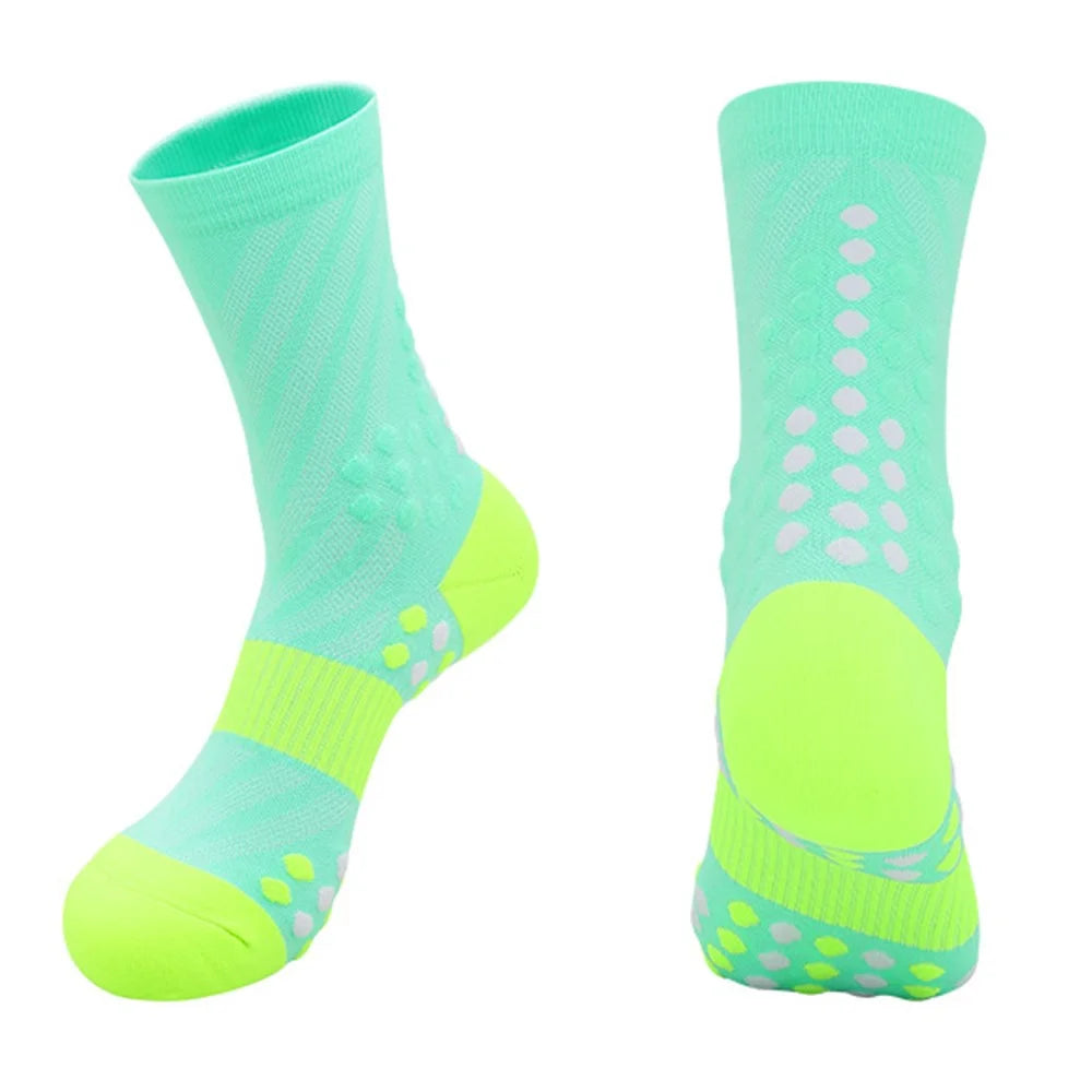 PORFIN Professional Sports Socks Sweat Wicking Mid Calf Socks for Running / Fitness / Basketball, Size L - Light Green - 1