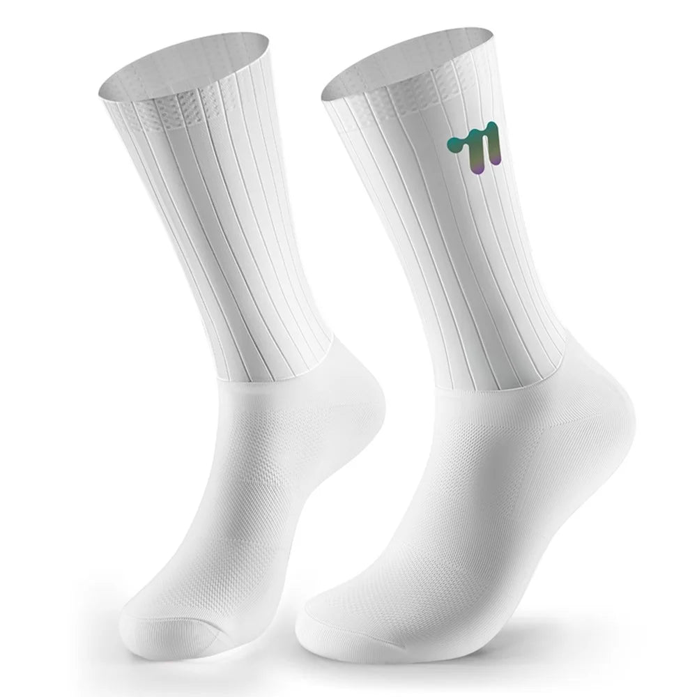 WEST BIKING YP0216058 1 Pair Cycling Socks Anti-Slip Breathable Quick Dry Middle Tube Socks - White - 1