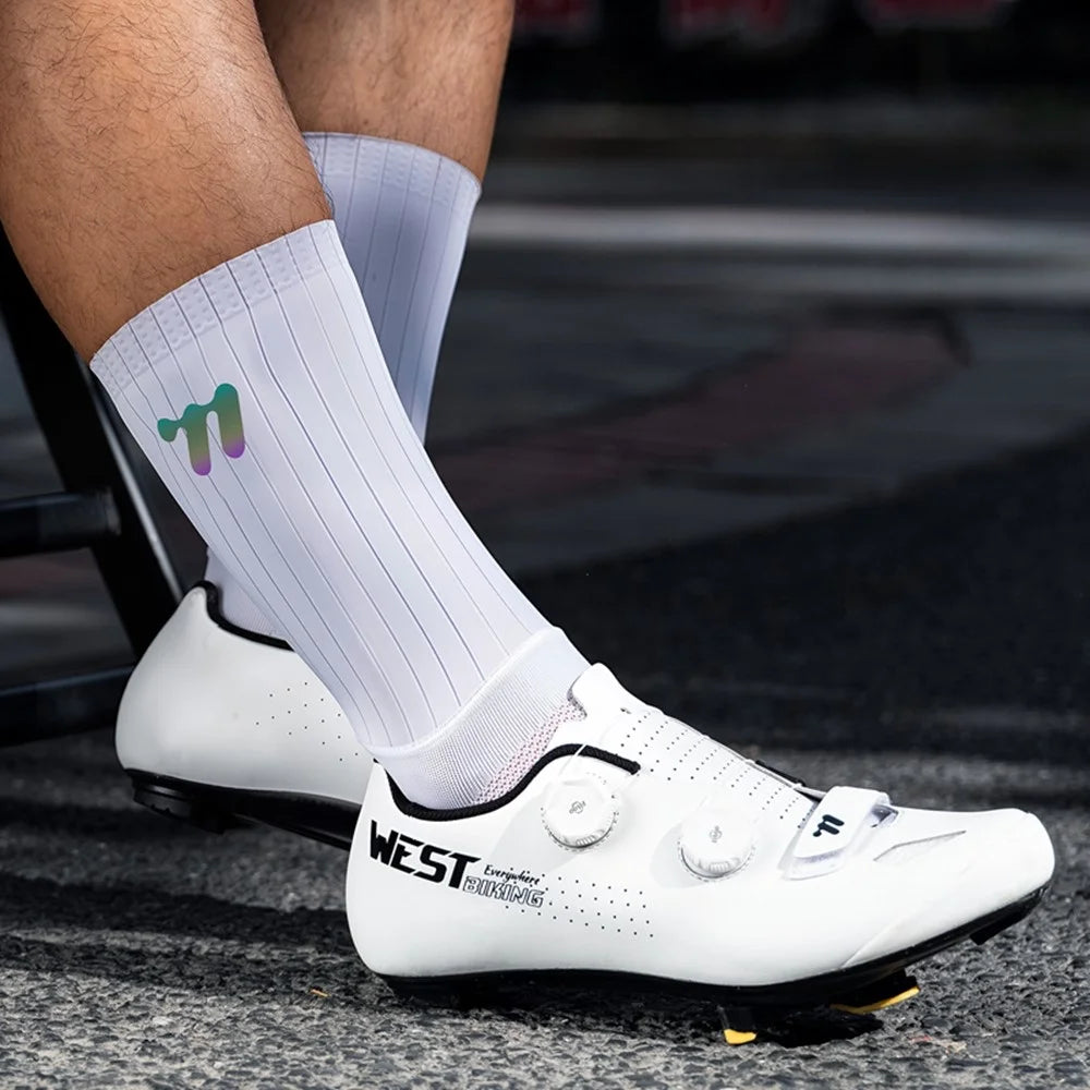 WEST BIKING YP0216058 1 Pair Cycling Socks Anti-Slip Breathable Quick Dry Middle Tube Socks - White - 5