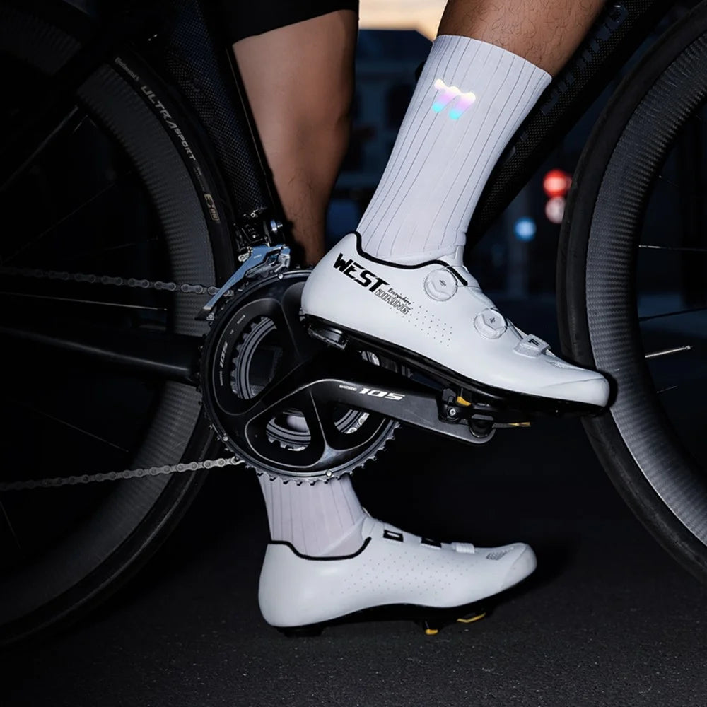 WEST BIKING YP0216058 1 Pair Cycling Socks Anti-Slip Breathable Quick Dry Middle Tube Socks - White - 6
