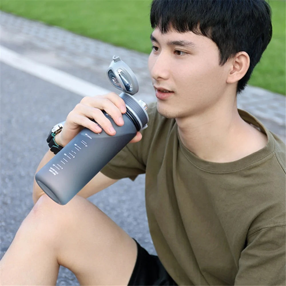 KANGZYUAN 8082 650ml Outdoor Sports Leak Proof Water Bottle Tritan Drinkware (BPA Free, No FDA Certificate) - Red - 4