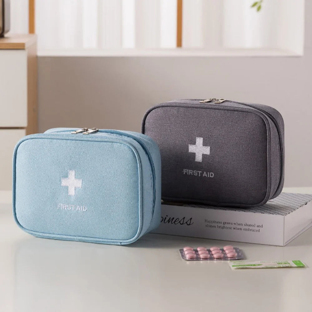 19.5 x 14 x 7cm First Aid Kit Portable Medical Emergency Bag for Home / Travel / Camping / Car Use Oxford Fabric Waterproof Storage Pouch - Blue - 5