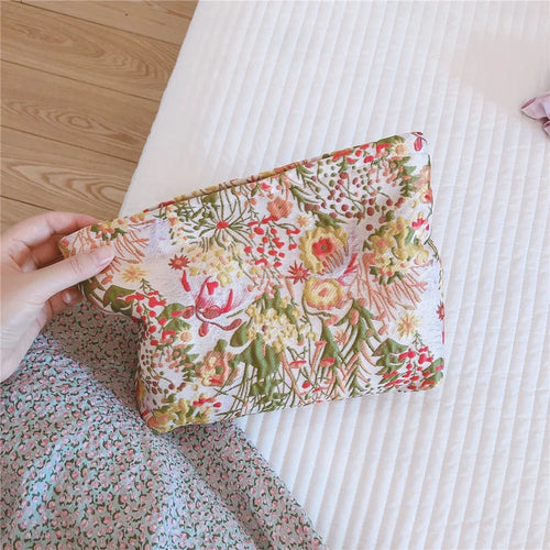536 Romantic Retro Cosmetic Bag Large Capacity Makeup Bag Travel Toiletry Bag Accessories Organizer Pouch - Flowers - 1