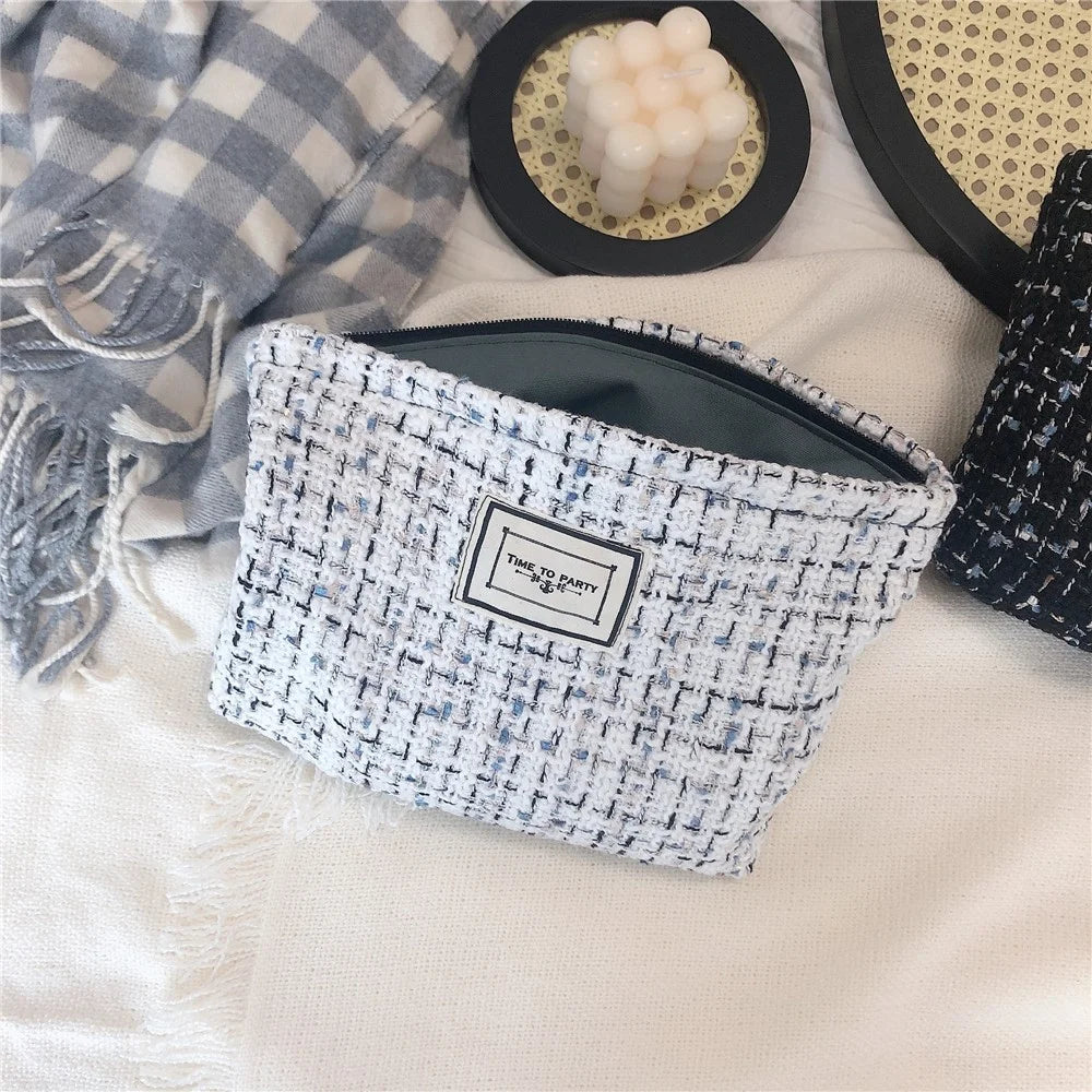 621 Portable Canvas Cosmetic Bag Makeup Bag  Large Capacity Travel Toiletry Bag Accessories Organizer Pouch - White - 4