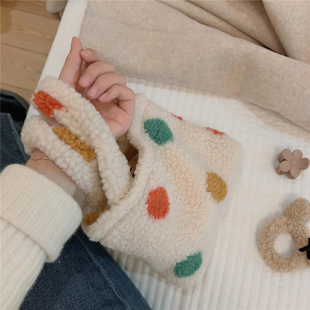 561 Vintage Polka Dot Fluffy Handbag Women Furry Tote Bag for Autumn and Winter - 7