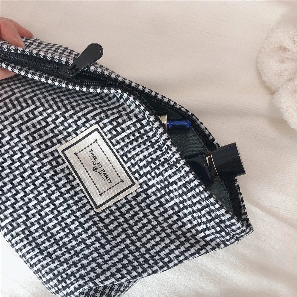 631 Classic Grid Pattern Makeup Bag Women Travel Toiletry Organizer Canvas Cosmetic Pouch - Black / Fine Grid - 4