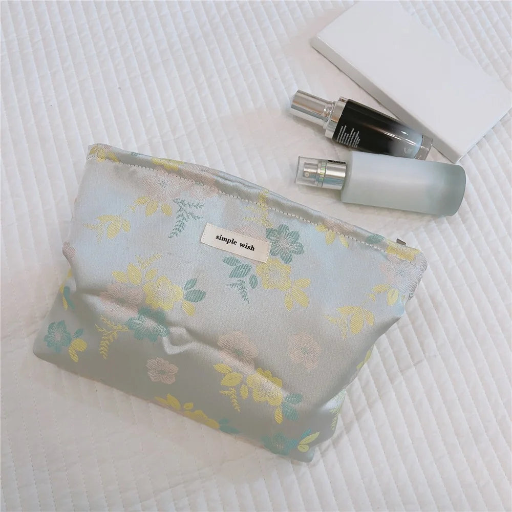 Fresh Flower Pattern Travel Cosmetics Toiletries Storage Bag Women Canvas Clutch Bag - Three Color Flower - 1