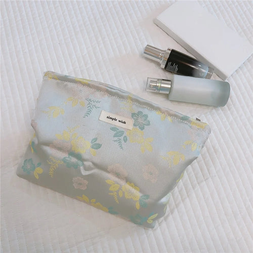 Fresh Flower Pattern Travel Cosmetics Toiletries Storage Bag Women Canvas Clutch Bag - Three Color Flower - 1