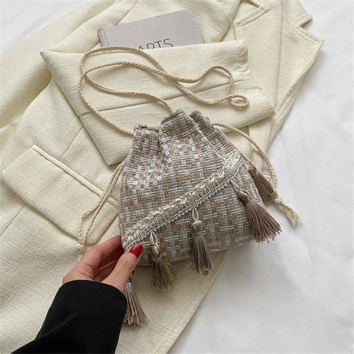 Knitted Shoulder Bag Ethnic Style Women's Crossbody Bag with Tassel Decoration for Shopping, Vacation - Khaki - 1
