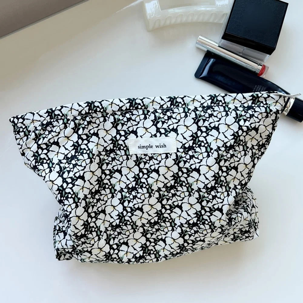 Makeup Bag Pattern Printing Zipper Canvas Bag Pouch for Travel Toiletry Cosmetic - Black / White Flower - 1