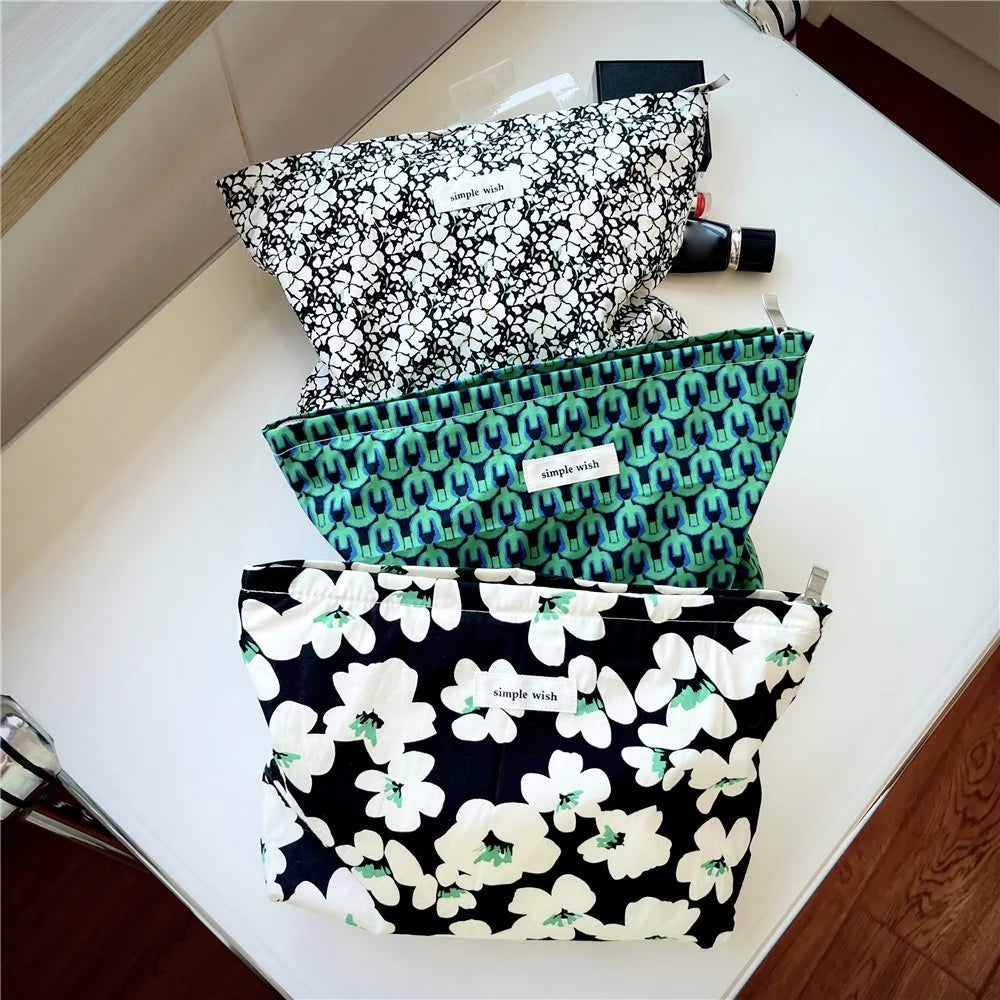 Makeup Bag Pattern Printing Zipper Canvas Bag Pouch for Travel Toiletry Cosmetic - Black / White Flower - 7