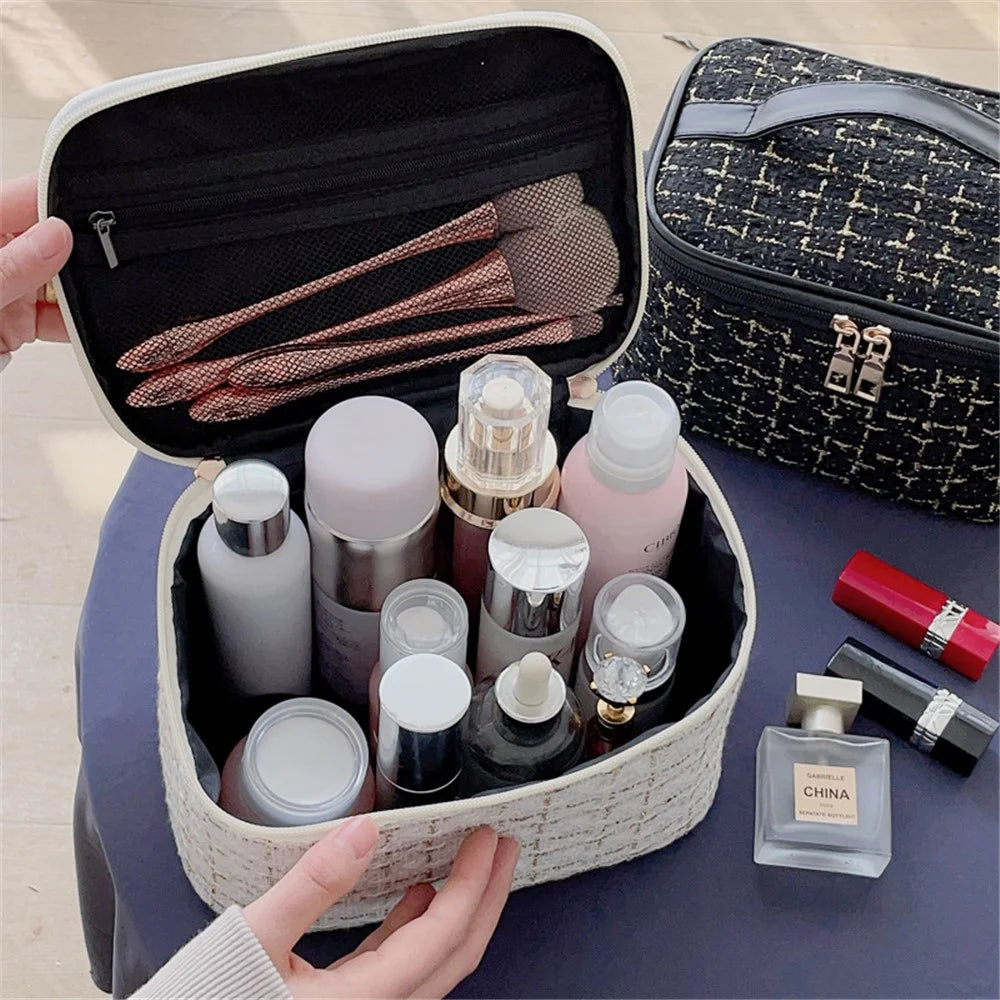 Grid Design Cosmetics Storage Bag PU Leather Handle Stylish Polyester Zipper Makeup Bag - White - 2