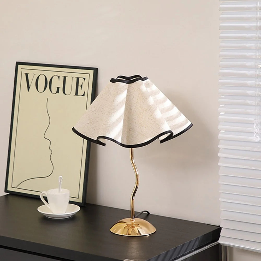 Nordic Petal Table Lamp 7W 3-Color Dimmable Bedside Lamp Fabric Lampshade Ambient Night Light for Bedroom - EU Plug - 7
