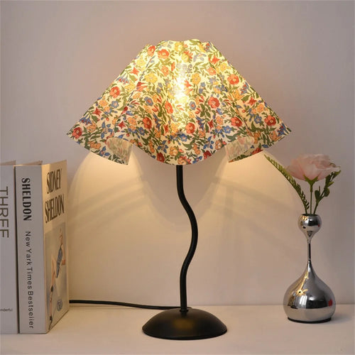 12W Petal Ambient Night Light 3 Level Dimmable Bedroom Bedside Lamp Flicker-Free Eye-Care Petal Table Lamp, EU Plug - Rustic Petal Lampshade - 1