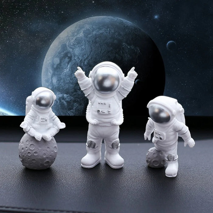 3Pcs / Set Astronaut Figurines PVC Space Theme Ornaments Desktop Car Dashboard Decor - Silver - 2