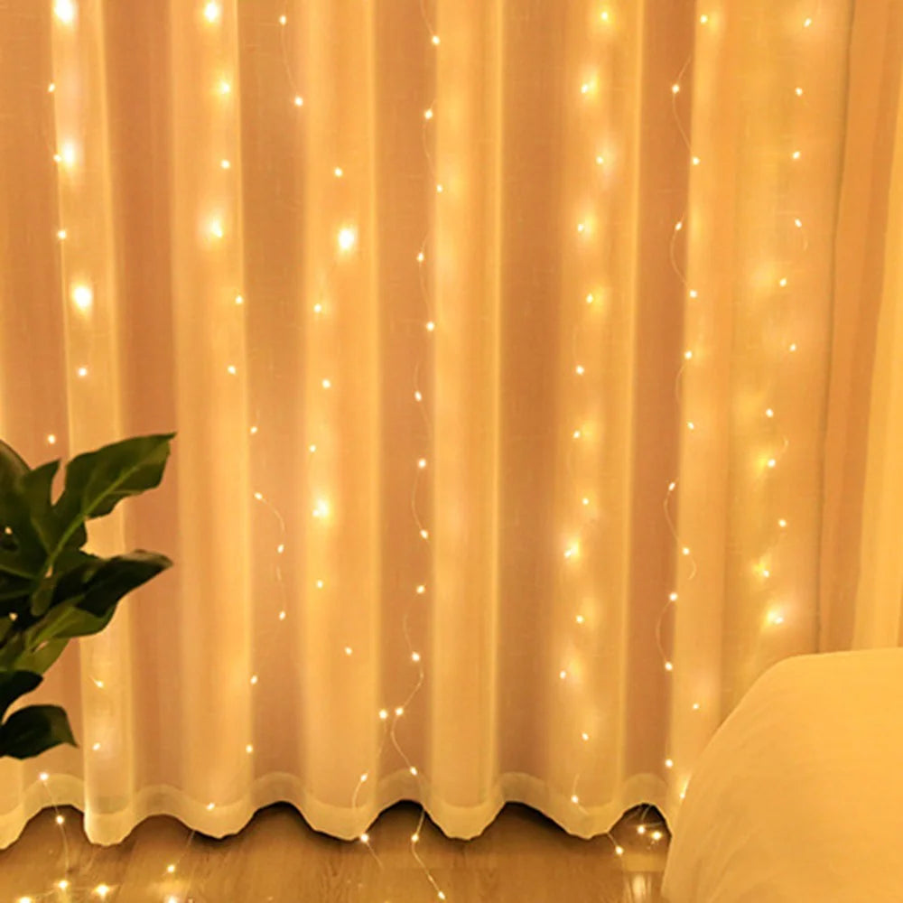 6x3m 600-LED Curtain Lights USB Remote Control String Lights with Hooks for Bedroom Christmas - Warm White - 3