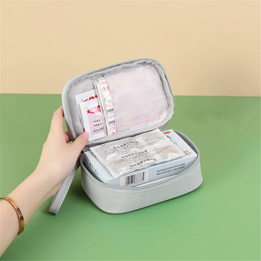 TB-0654 Small Size Portable Travel Emergency Medical First Aid Bag Medicine Storage Bag - Light Grey - 2