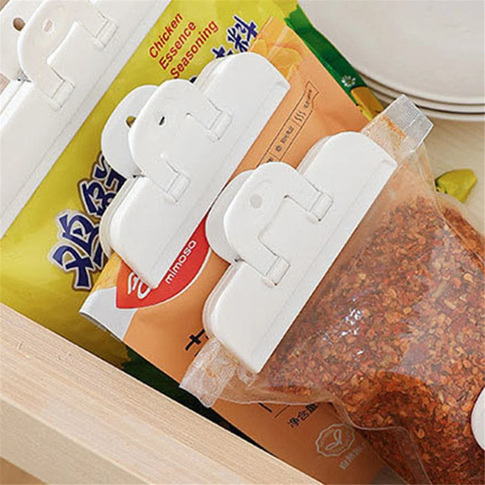 2PCS Potato Chip Clips Food Bag Clips Bag Sealing Clips Air Tight Seal Clamp for Keeping Food Fresh (Size: M) - 3