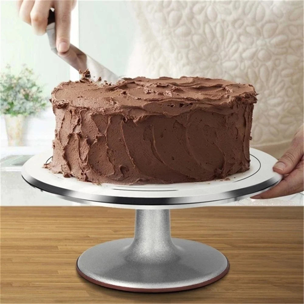 35-in-1 12-inch Aluminium Alloy Cake Turntable with Icing Spatula Smoother Pastry Nozzles (BPA Free, No FDA Certificate) - 3