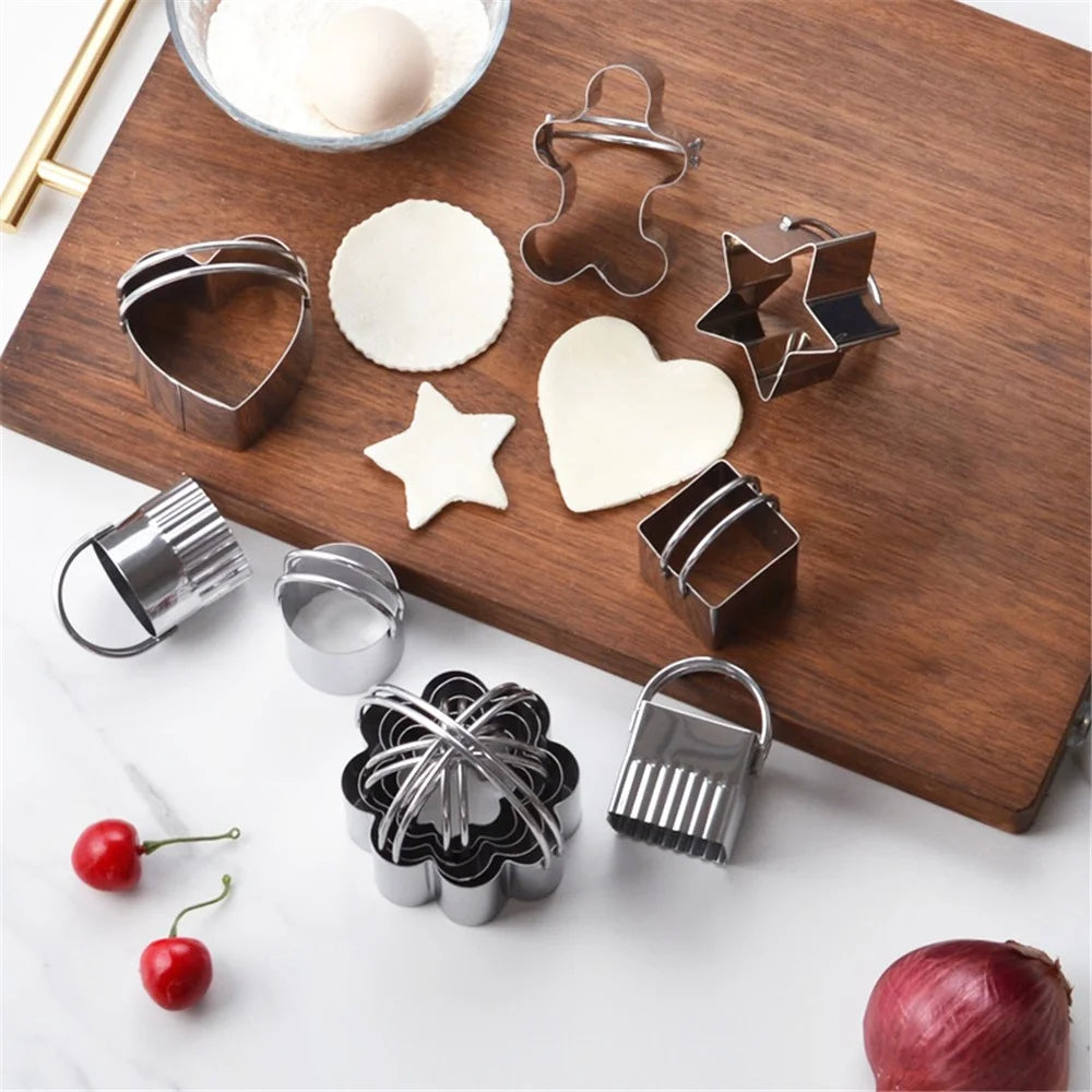 5Pcs / Set Stainless Steel Cookie Cutters with Handle Mousse Cake Baking Mold (BPA Free, No FDA) - Gingerbread Man - 2