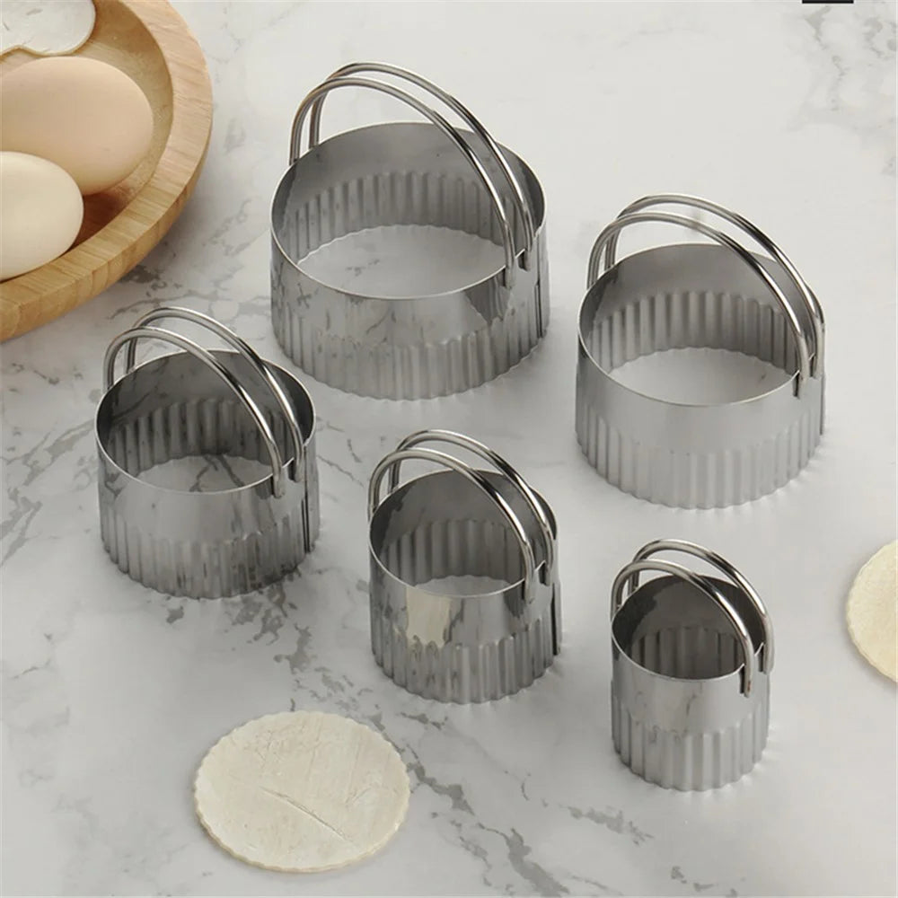 5Pcs / Set Stainless Steel Cookie Cutters with Handle Mousse Cake Baking Mold (BPA Free, No FDA) - Gingerbread Man - 4
