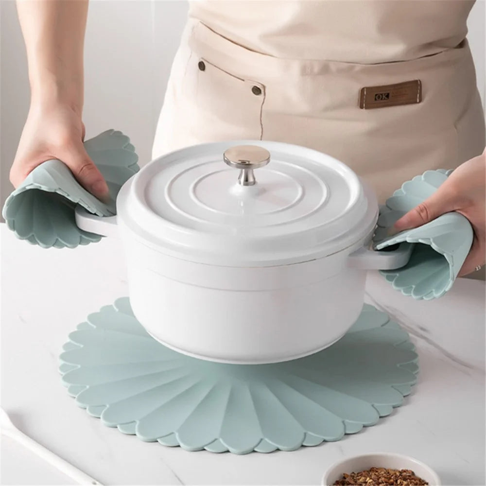 30*30cm Kitchen Heat-insulating Mat Silicone Anti-scalding Placemat Bowl Dish Cup Pad - Cyan - 2