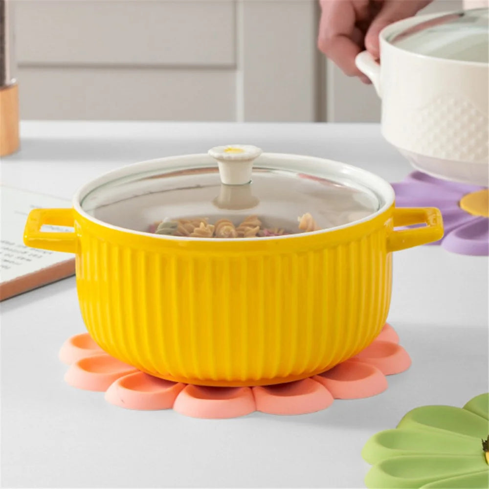 17*17cm Daisy Shape Silicone Heat Insulation Pad Dining Table Anti-scalding Mat - Matcha Green - 4