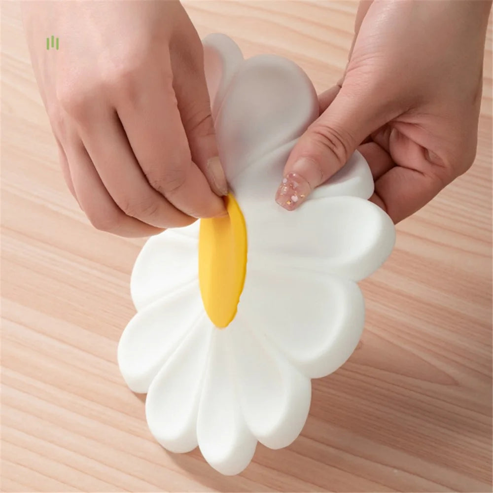 17*17cm Daisy Shape Silicone Heat Insulation Pad Dining Table Anti-scalding Mat - Matcha Green - 6
