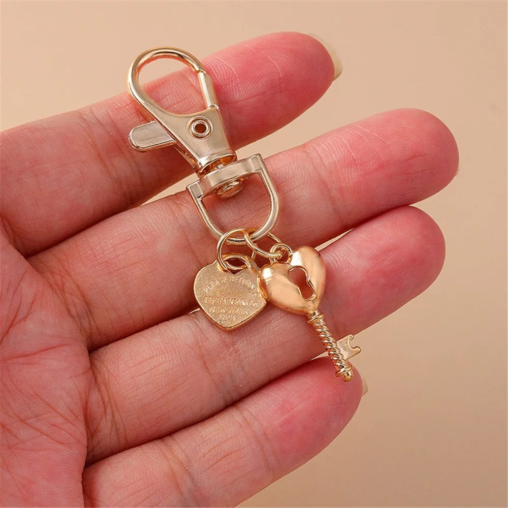 Romantic Heart and Key / Shell Pendant Electroplated Zinc Alloy Key Chain Backpack Keyring - Heart and Key - 2