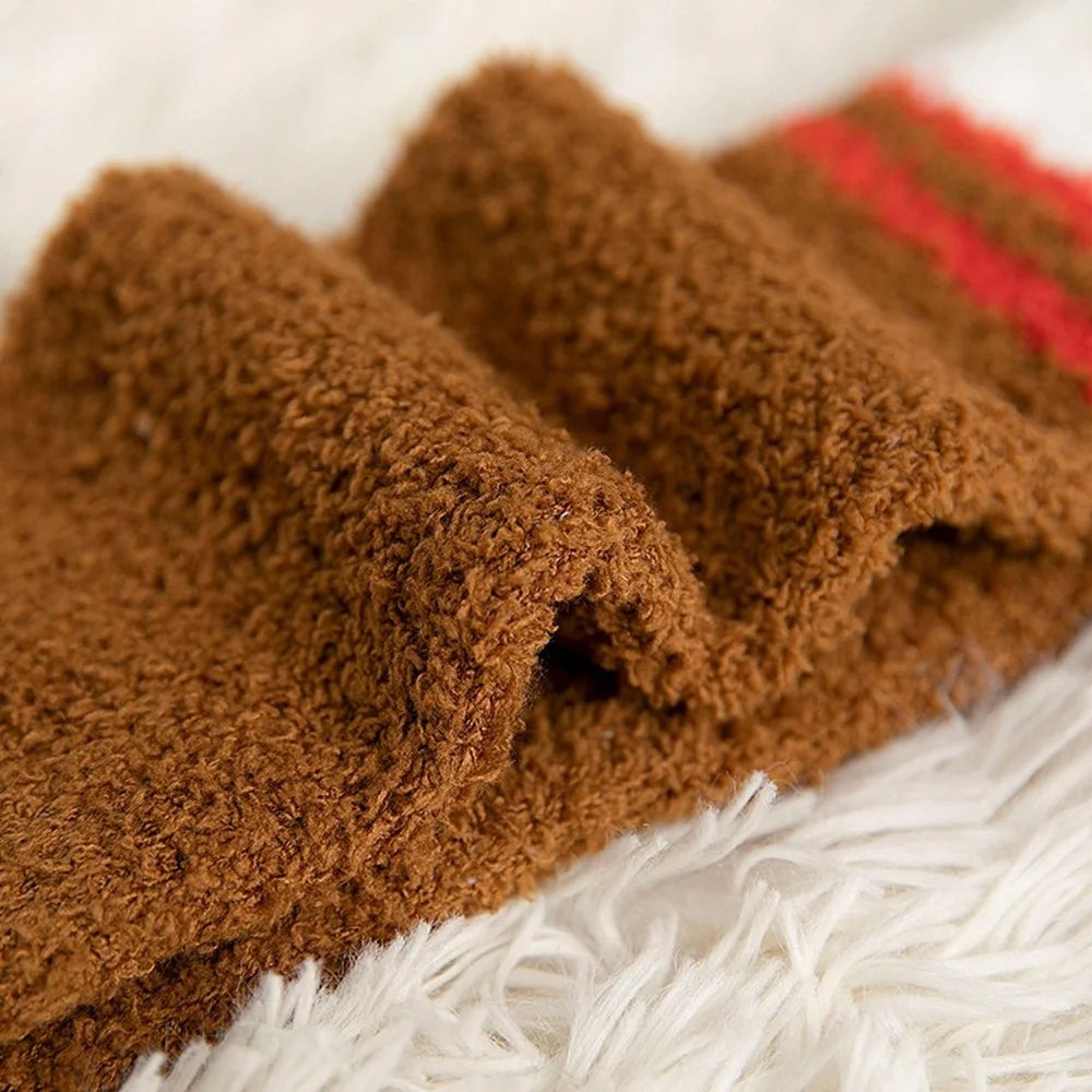 1 Pair Winter Thick Coral Fleece Christmas Socks Moisture Wicking Mid Calf Floor Socks - Elk - 4