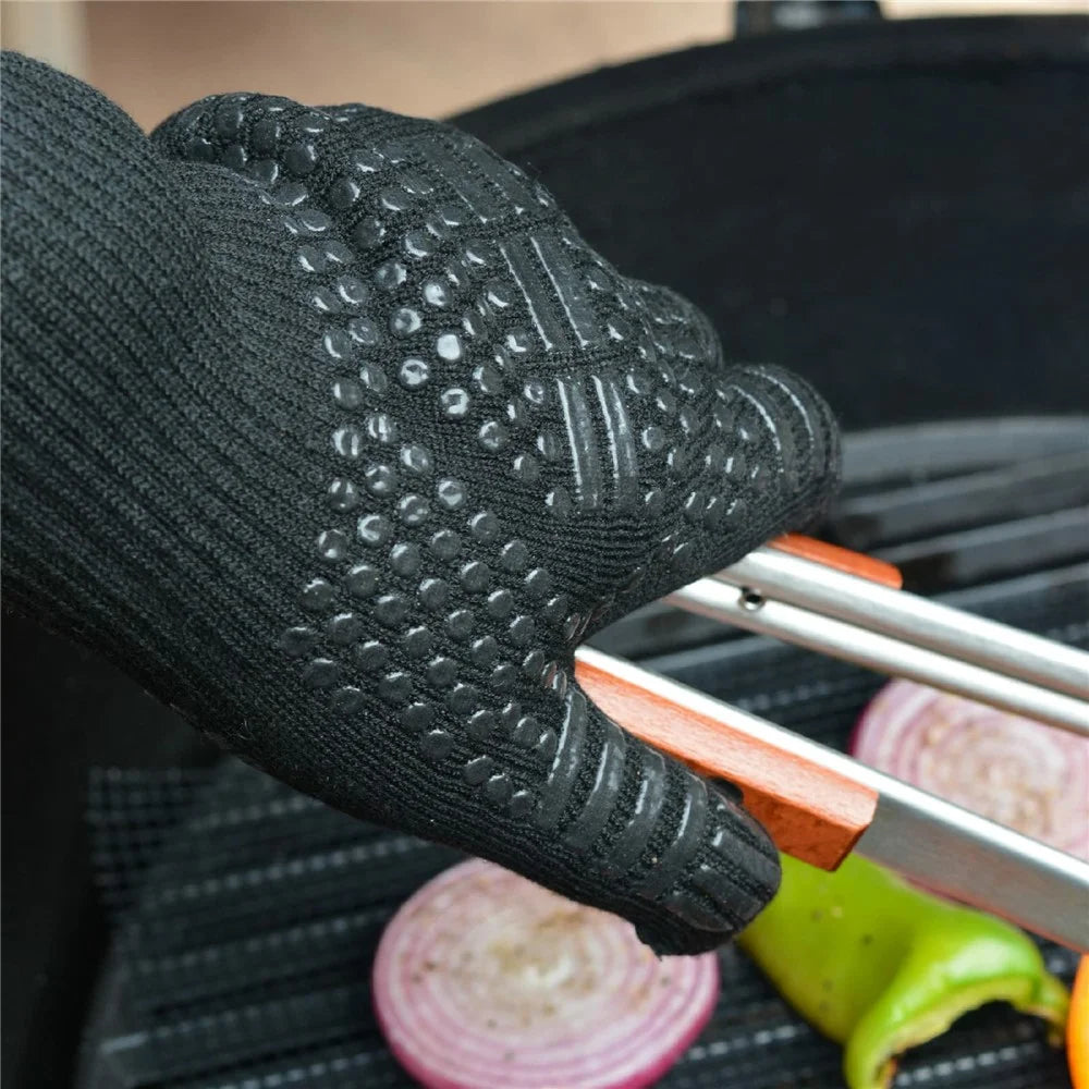 T-880 1Pair High Temperature Resistant Gloves BBQ Microwave Oven Heat Insulation Gloves for Cooking / Grilling / Baking - 4