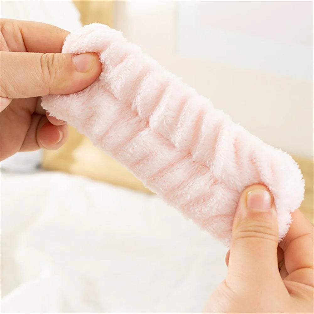 2PCS Water Absorption Wristband for Washing Face, Wrist Bands Towels for Water Flowing Down to Your Arms - Light Pink - 3
