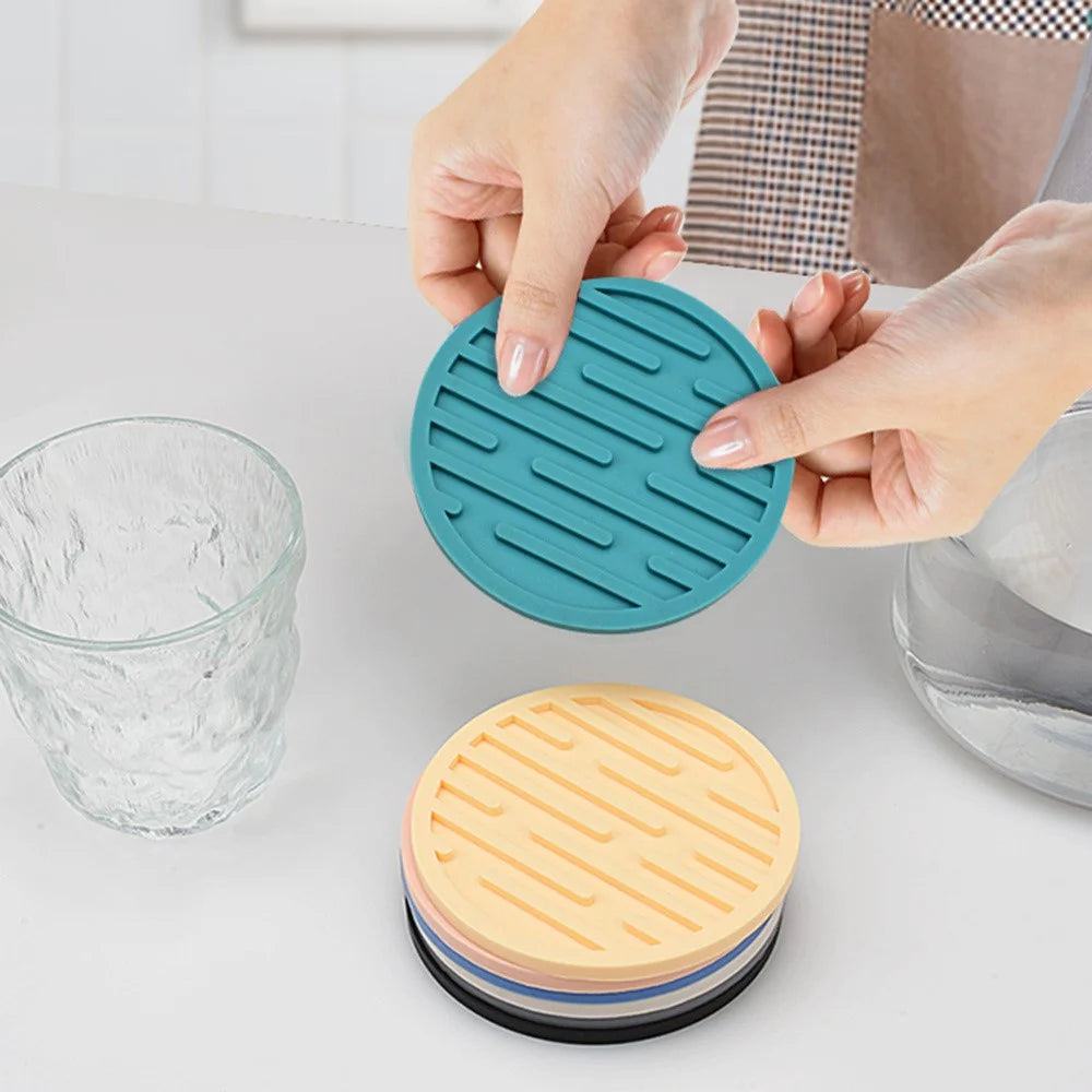10cm Round Thick Silicone Mug Coaster Non-Slip Heat-Resistant Water Bottle Cup Drink Mat Pad - Pink - 3